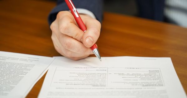 Документи, договори, контракти